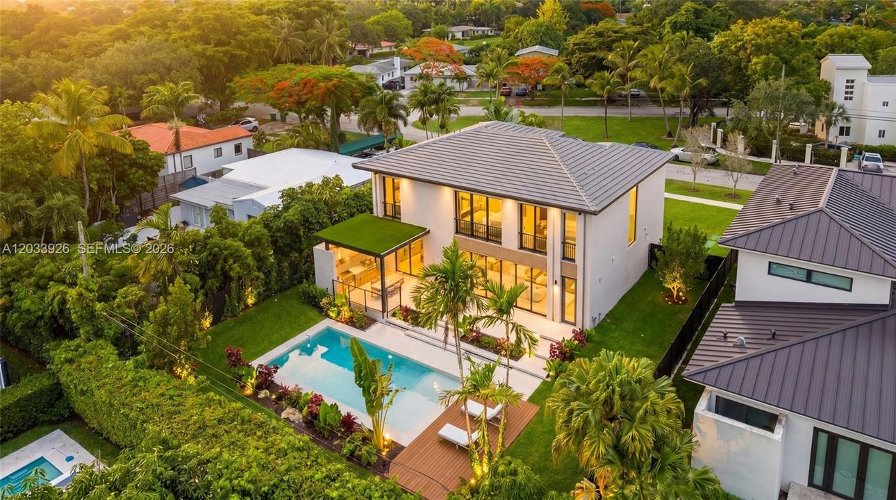 For Sale: $4,250,000 (5 beds, 6 baths, 3904 Square Feet)