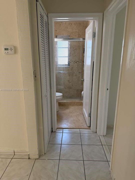 For Rent: $2,300 (2 beds, 1 baths, 1217 Square Feet)