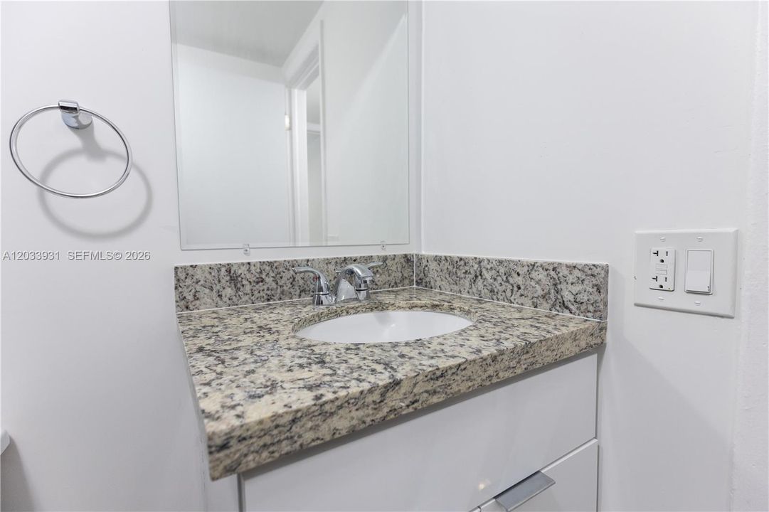 En Renta: $1,900 (2 camas, 1 baños, 13058 Pies cuadrados)