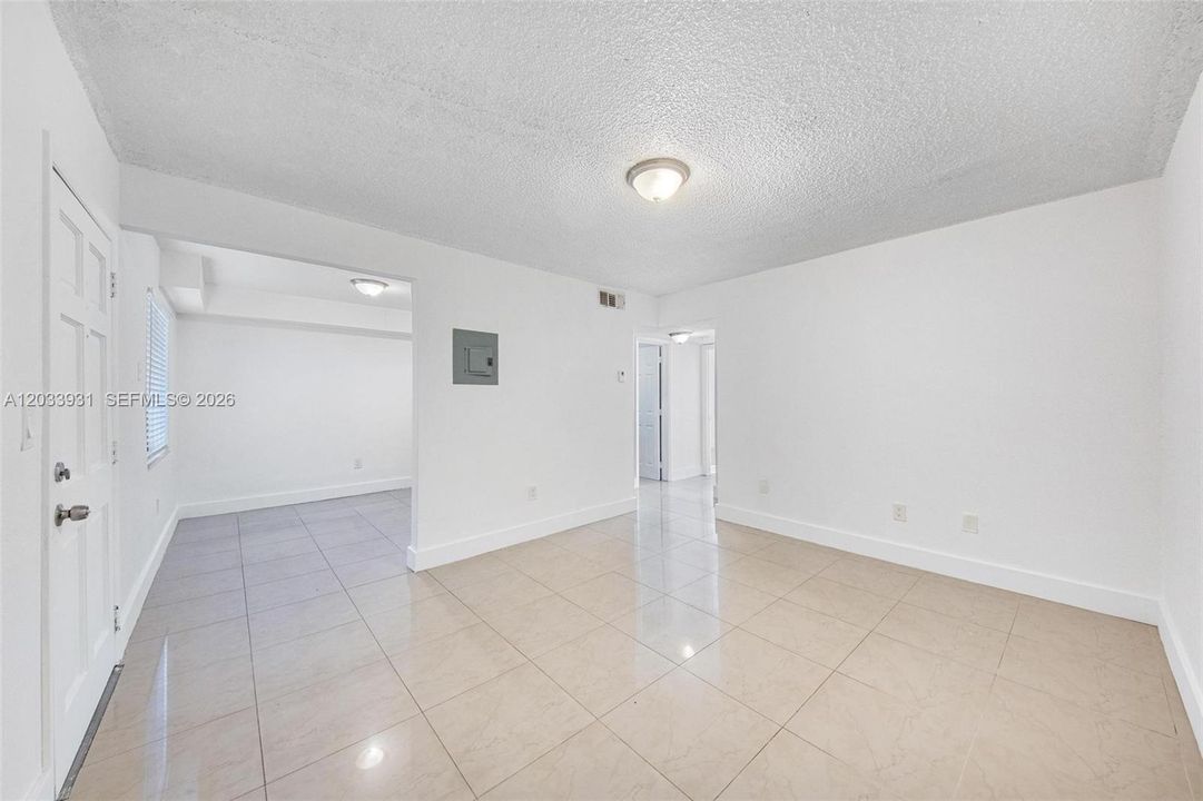 En Renta: $1,900 (2 camas, 1 baños, 13058 Pies cuadrados)