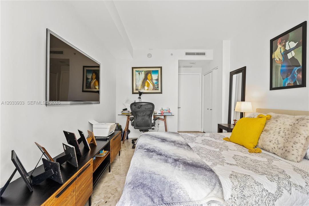 For Rent: $15,000 (3 beds, 2 baths, 1944 Square Feet)