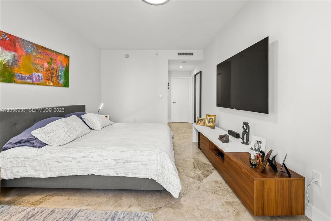 For Rent: $15,000 (3 beds, 2 baths, 1944 Square Feet)