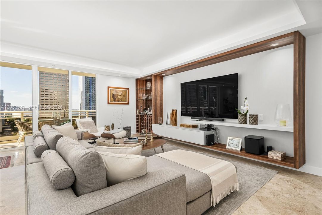 For Rent: $15,000 (3 beds, 2 baths, 1944 Square Feet)