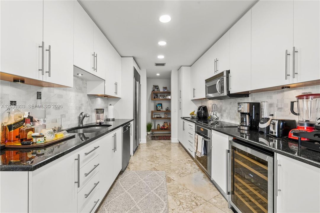 For Rent: $15,000 (3 beds, 2 baths, 1944 Square Feet)