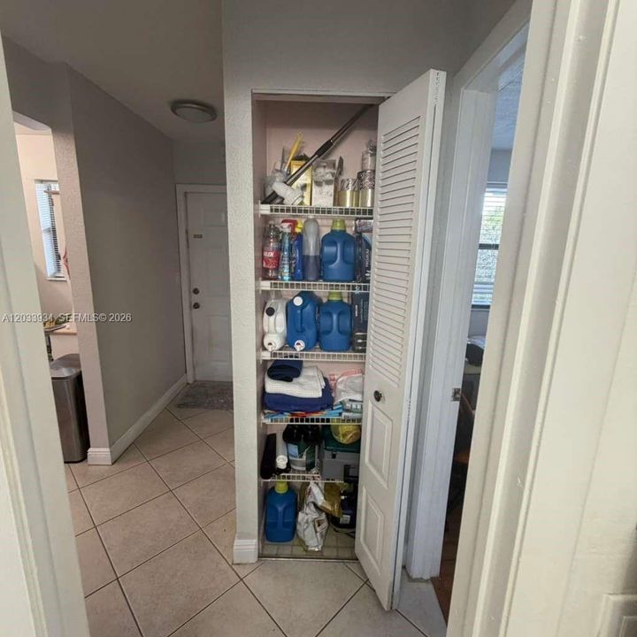 For Rent: $2,100 (2 beds, 2 baths, 806 Square Feet)