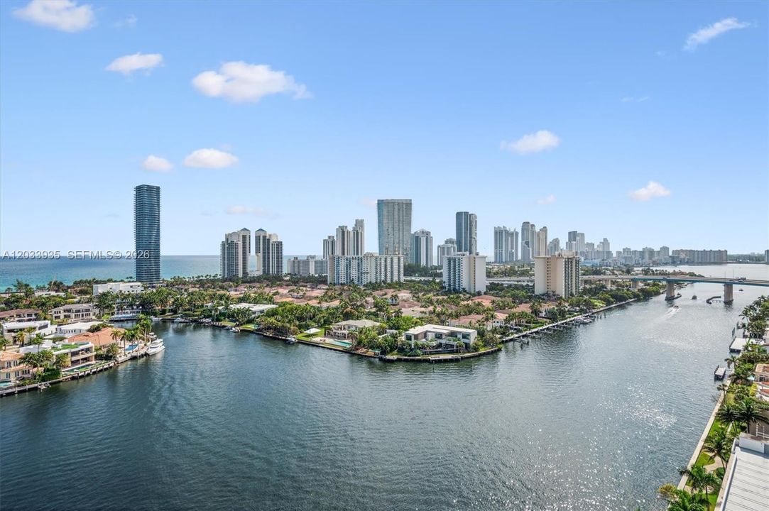 For Sale: $799,000 (2 beds, 2 baths, 1904 Square Feet)