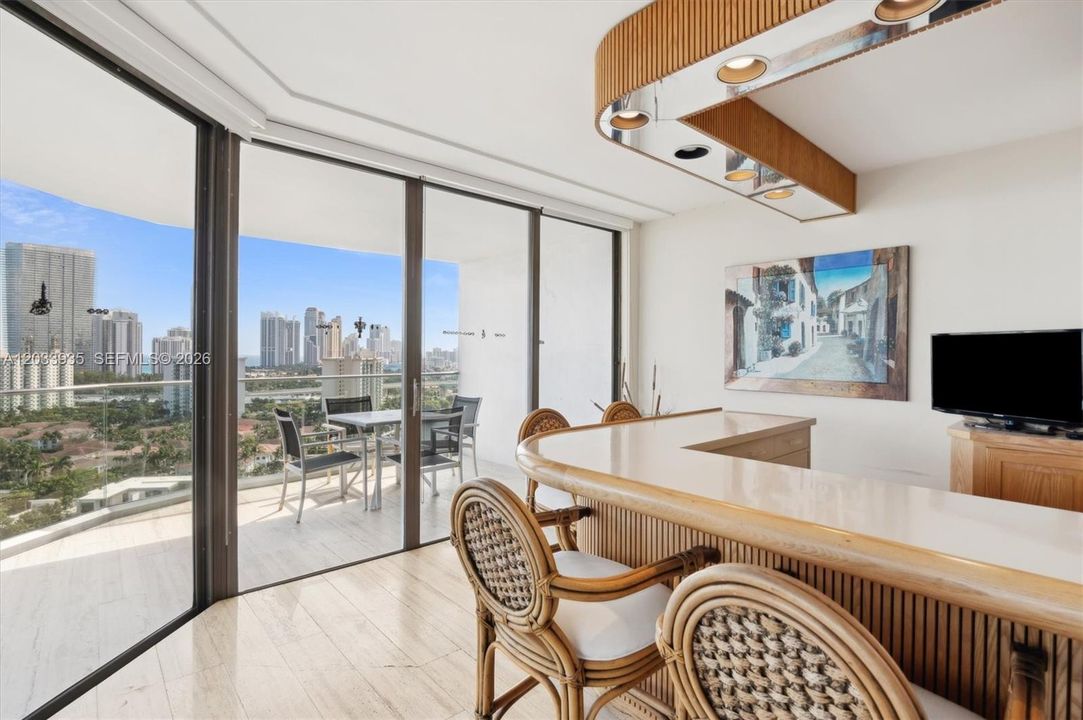 For Sale: $799,000 (2 beds, 2 baths, 1904 Square Feet)