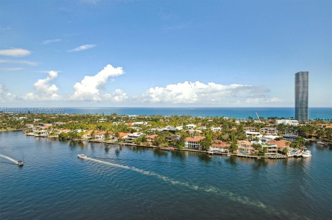 For Sale: $799,000 (2 beds, 2 baths, 1904 Square Feet)