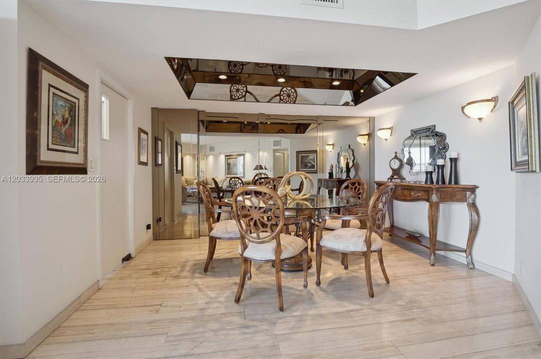 For Sale: $799,000 (2 beds, 2 baths, 1904 Square Feet)