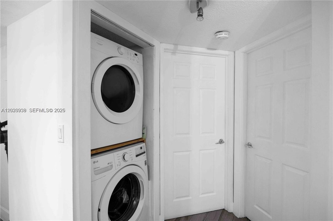 В аренду: $2,850 (3 спален, 2 ванн, 1090 Квадратных фут)
