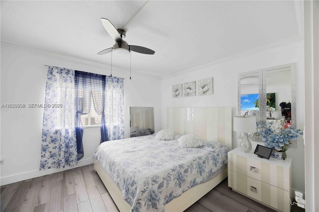 В аренду: $2,850 (3 спален, 2 ванн, 1090 Квадратных фут)