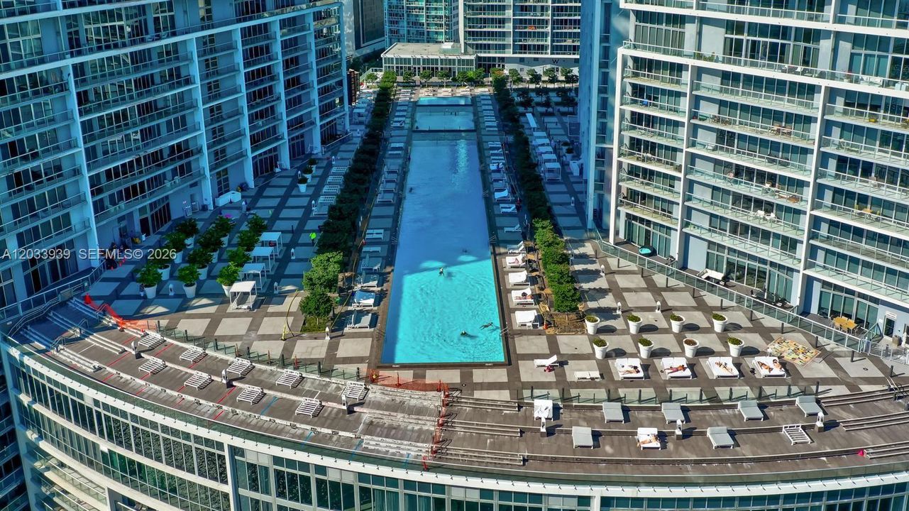 For Sale: $1,150,000 (2 beds, 1 baths, 953 Square Feet)