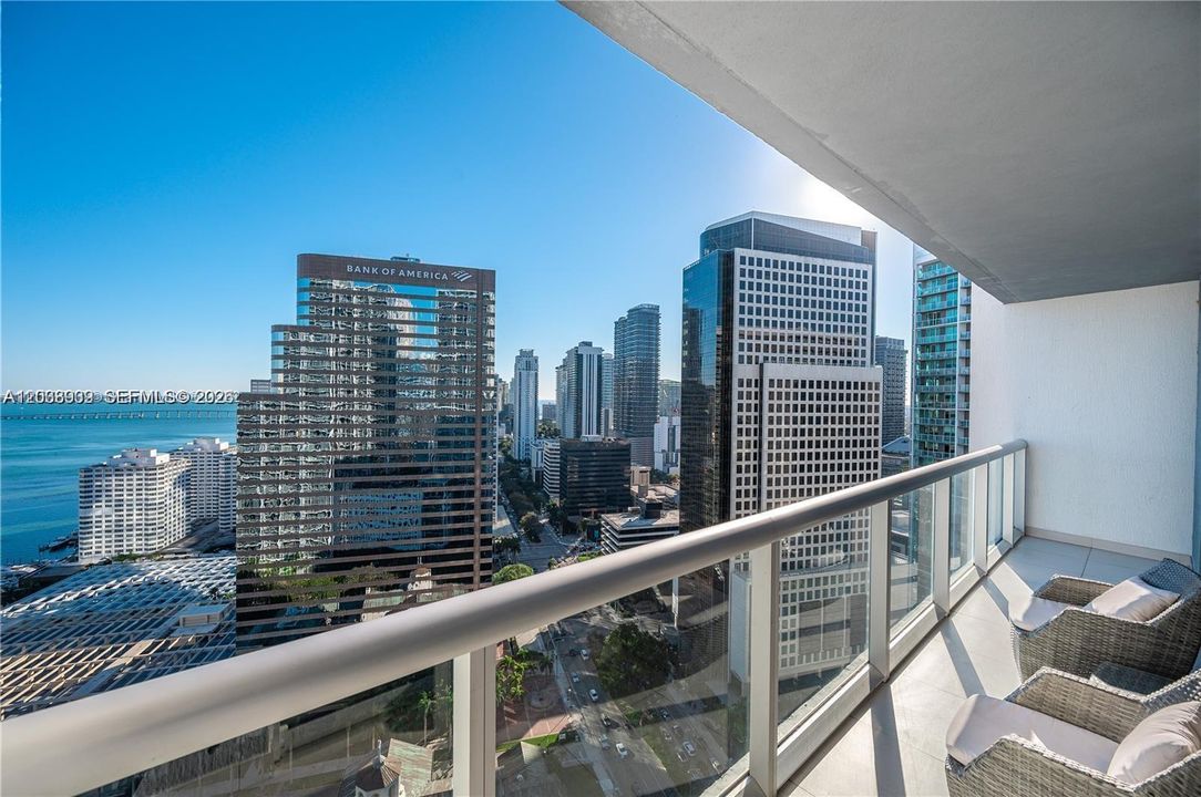 For Sale: $1,150,000 (2 beds, 1 baths, 953 Square Feet)