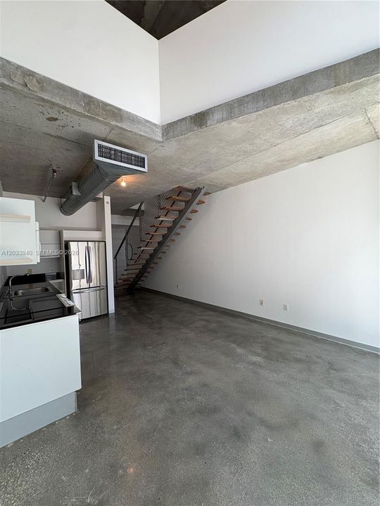 For Sale: $395,000 (0 beds, 1 baths, 795 Square Feet)