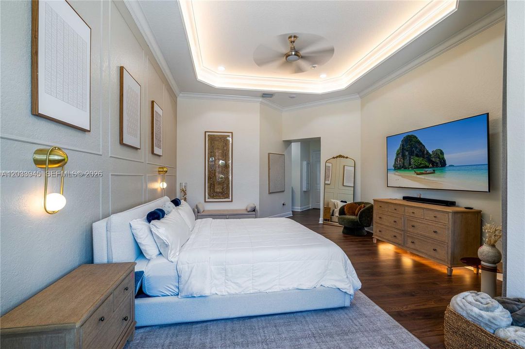 В аренду: $14,000 (6 спален, 4 ванн, 4635 Квадратных фут)