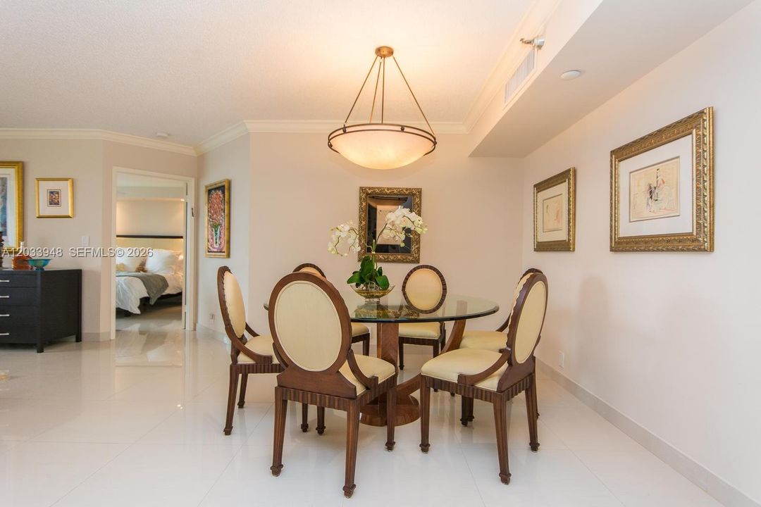 For Sale: $499,000 (2 beds, 2 baths, 1181 Square Feet)