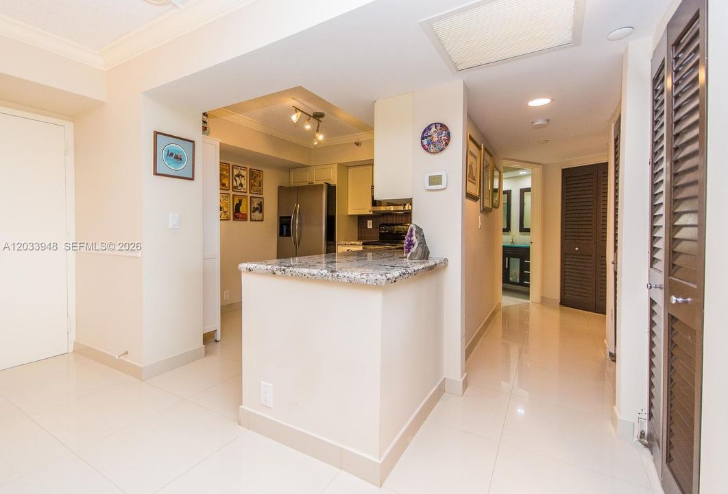 For Sale: $499,000 (2 beds, 2 baths, 1181 Square Feet)