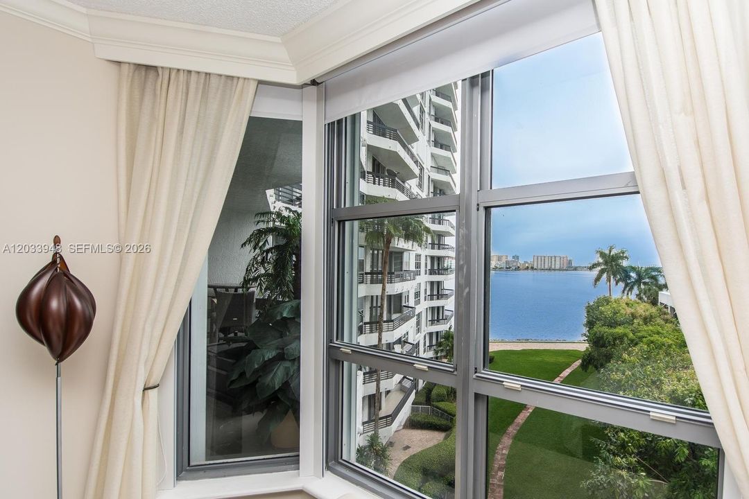 For Sale: $499,000 (2 beds, 2 baths, 1181 Square Feet)