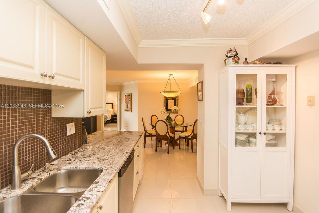 For Sale: $499,000 (2 beds, 2 baths, 1181 Square Feet)
