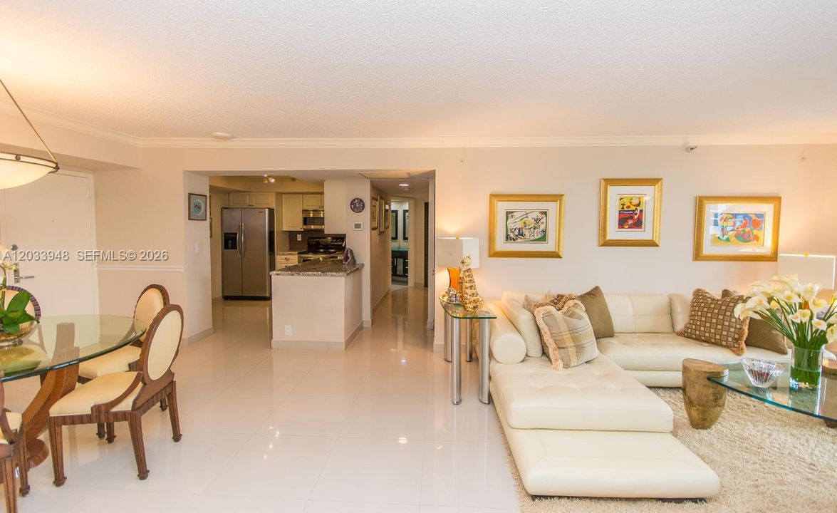 For Sale: $499,000 (2 beds, 2 baths, 1181 Square Feet)