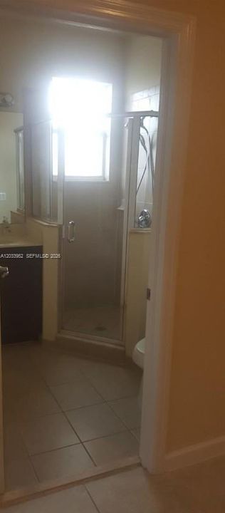 For Rent: $1,700 (1 beds, 1 baths, 600 Square Feet)