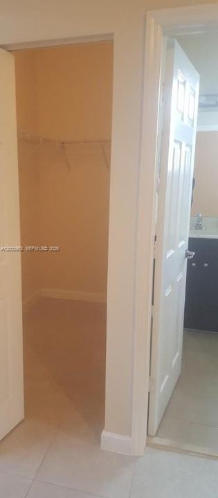For Rent: $1,700 (1 beds, 1 baths, 600 Square Feet)