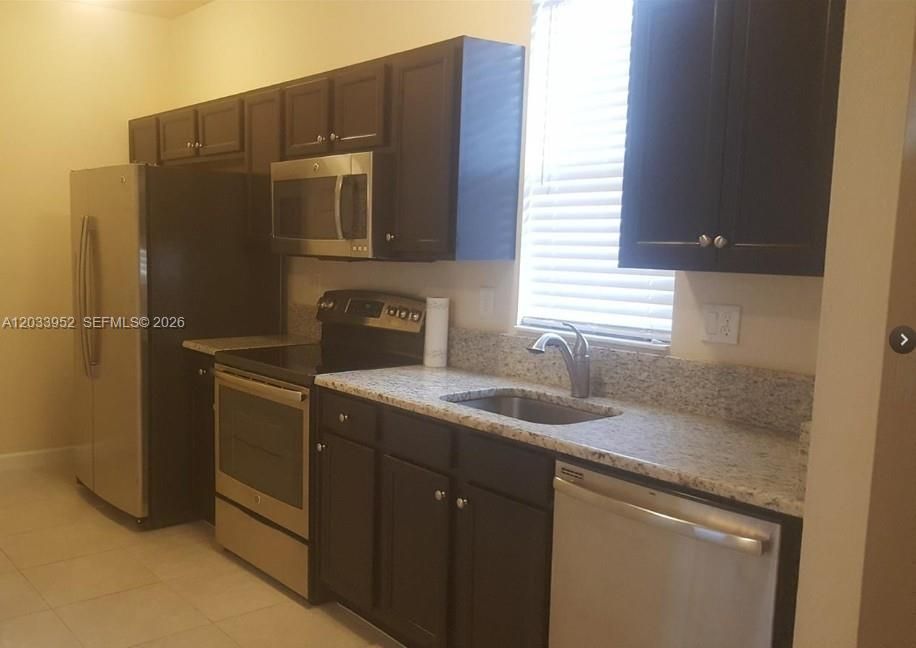 For Rent: $1,700 (1 beds, 1 baths, 600 Square Feet)