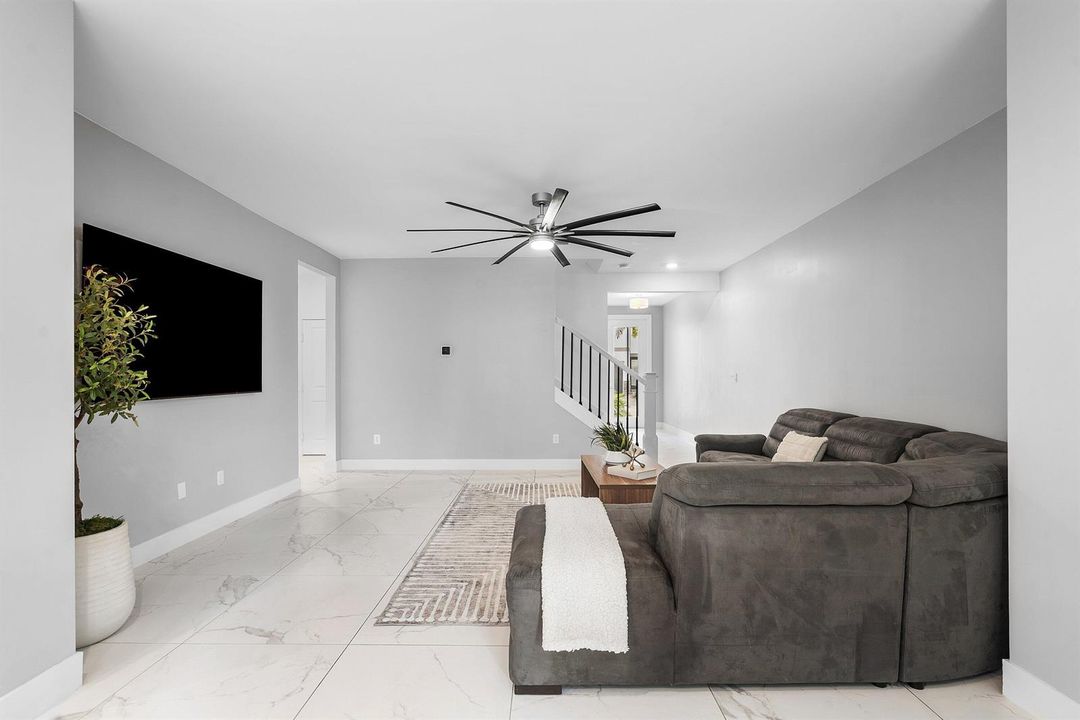 019-4455EAquaBellaLn-FtLauderdale-FL-333