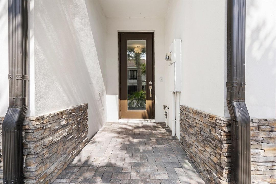 004-4455EAquaBellaLn-FtLauderdale-FL-333