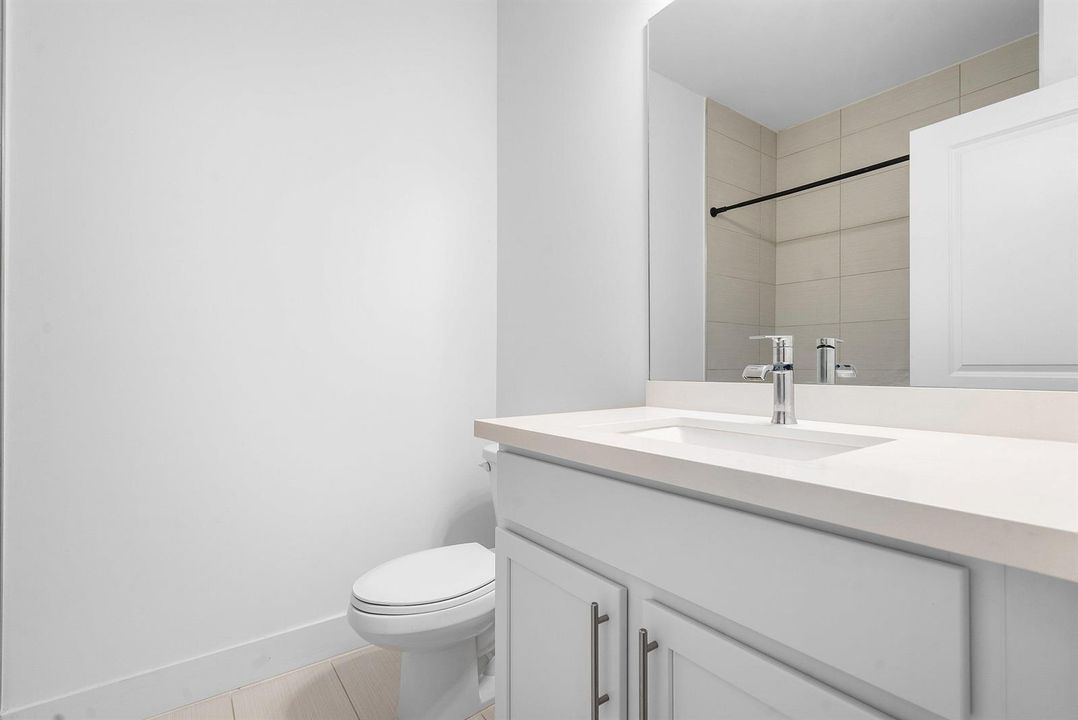 027-4455EAquaBellaLn-FtLauderdale-FL-333