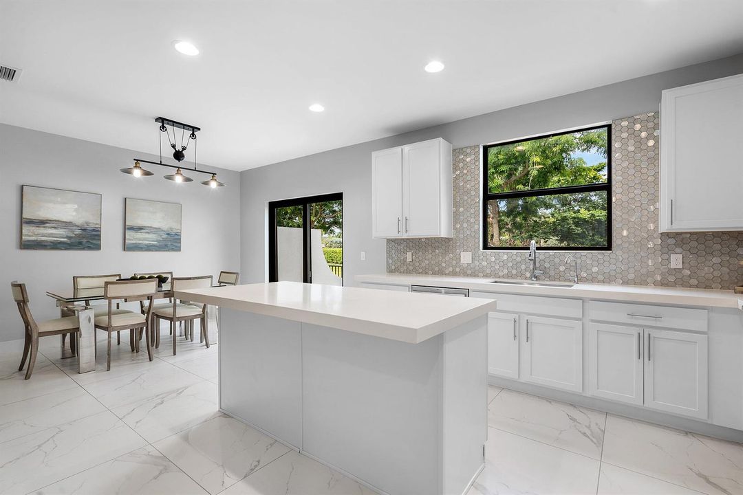 010-4455EAquaBellaLn-FtLauderdale-FL-333