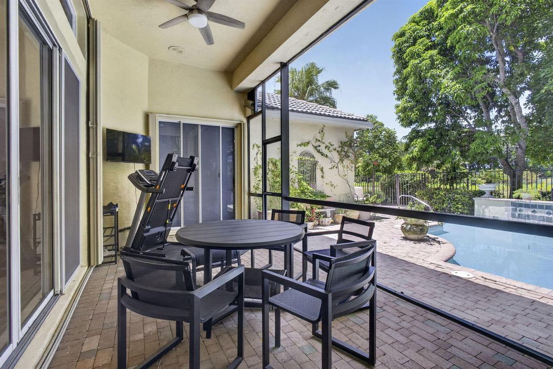 Covered & Screened Patio