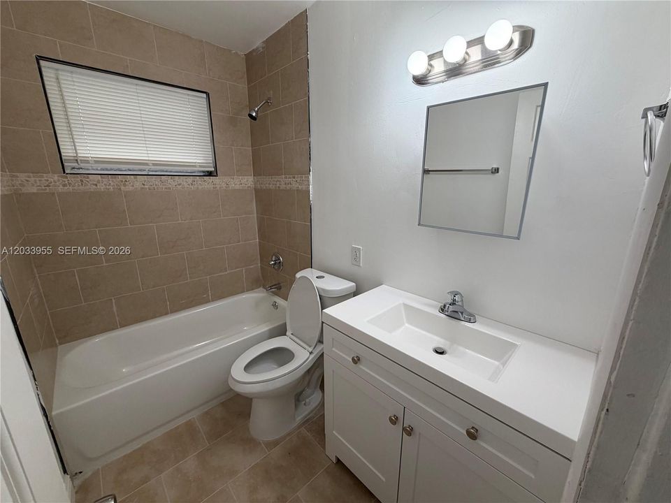 For Rent: $2,200 (2 beds, 1 baths, 750 Square Feet)