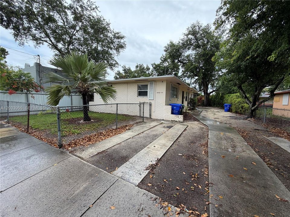 For Rent: $2,200 (2 beds, 1 baths, 750 Square Feet)