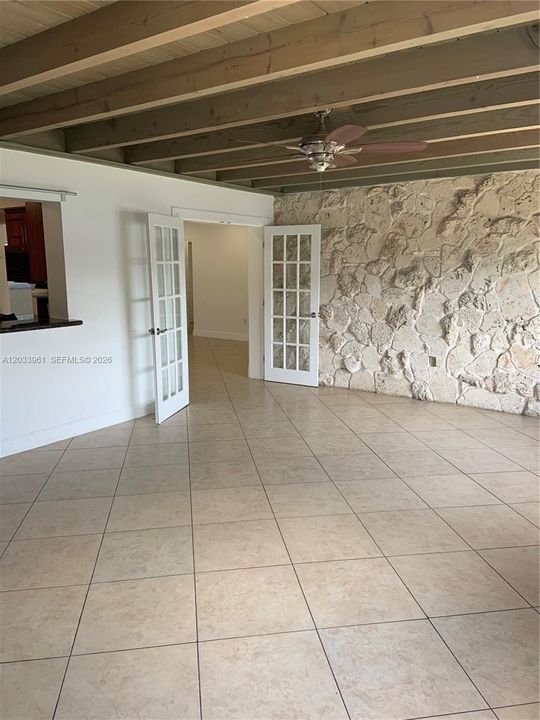 En Renta: $6,400 (4 camas, 3 baños, 2564 Pies cuadrados)