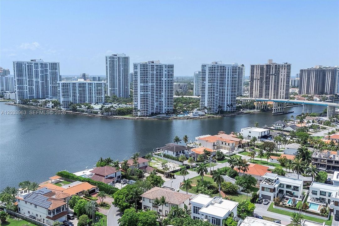 For Sale: $3,790,000 (5 beds, 4 baths, 4545 Square Feet)