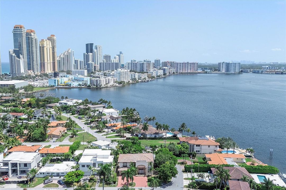 For Sale: $3,790,000 (5 beds, 4 baths, 4545 Square Feet)