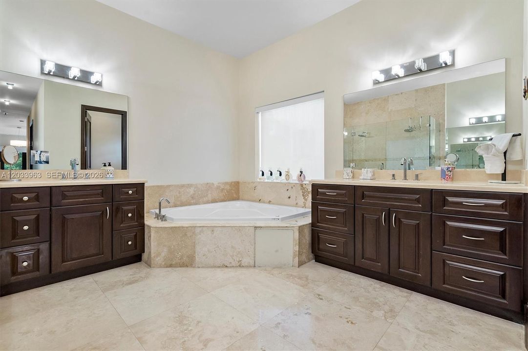 For Sale: $3,790,000 (5 beds, 4 baths, 4545 Square Feet)