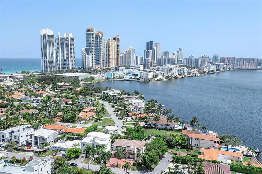 For Sale: $3,790,000 (5 beds, 4 baths, 4545 Square Feet)