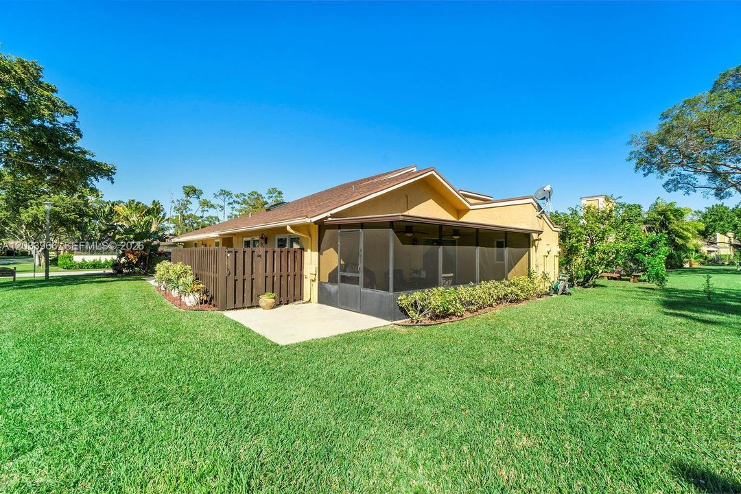 For Rent: $3,400 (4 beds, 2 baths, 1668 Square Feet)