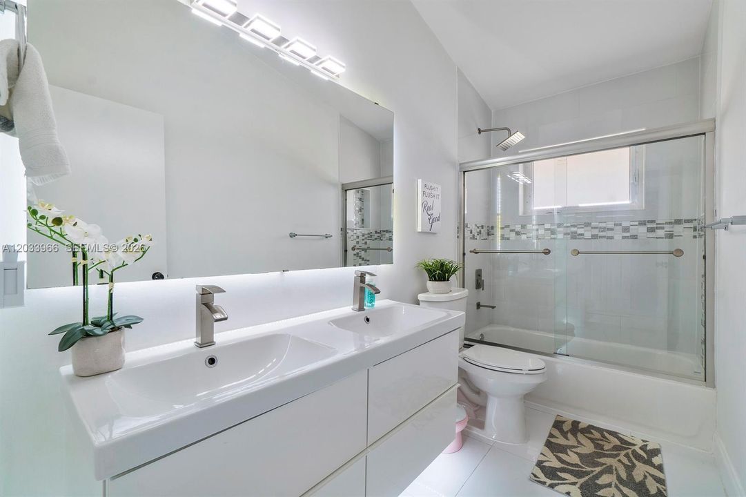 For Rent: $3,400 (4 beds, 2 baths, 1668 Square Feet)