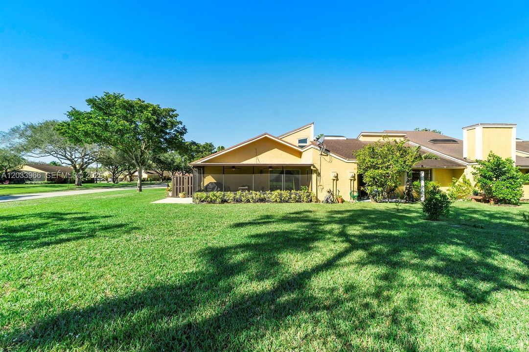 For Rent: $3,400 (4 beds, 2 baths, 1668 Square Feet)