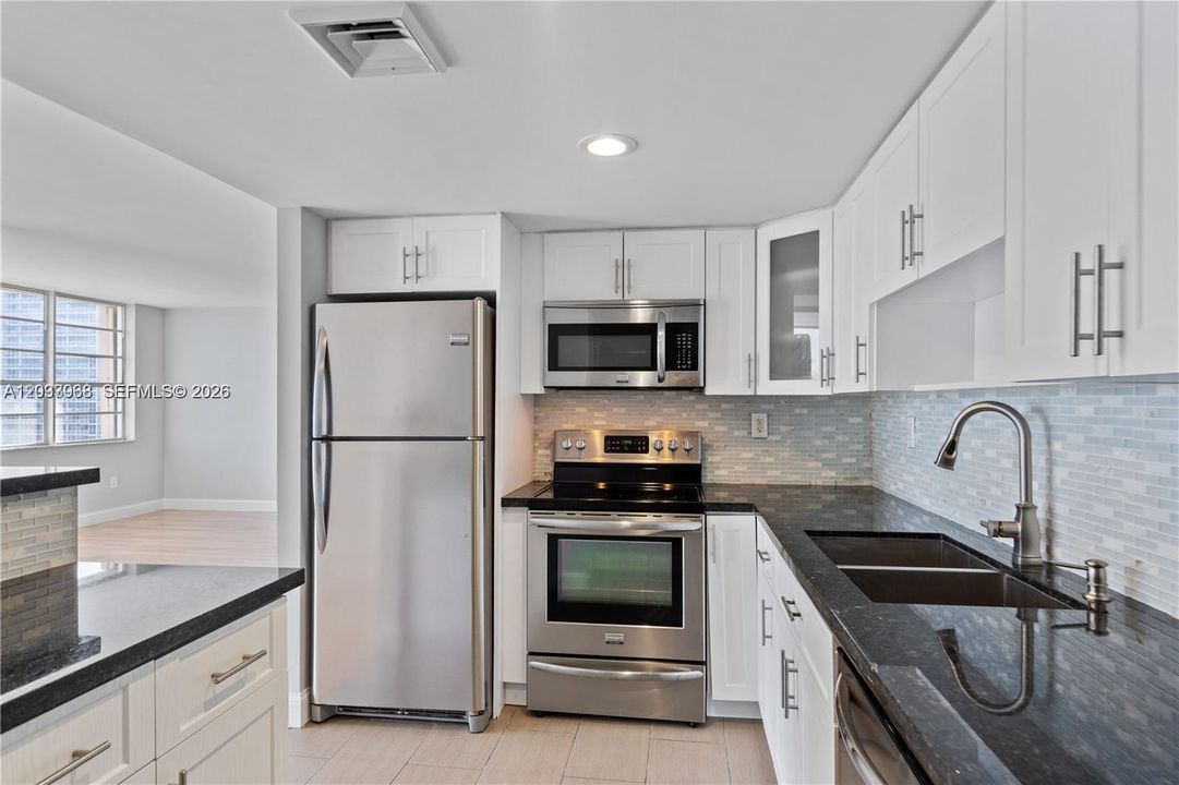 For Rent: $3,375 (2 beds, 2 baths, 1509 Square Feet)