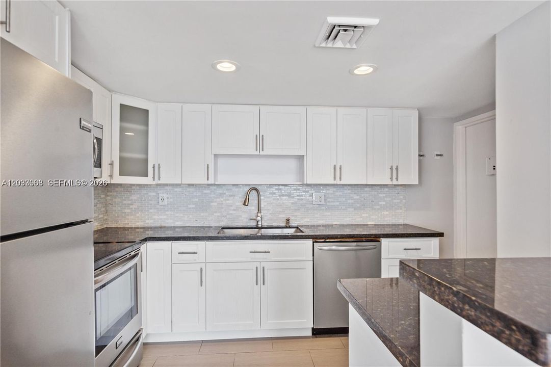 For Rent: $3,375 (2 beds, 2 baths, 1509 Square Feet)