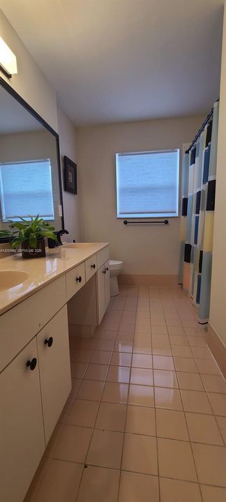 For Sale: $660,000 (3 beds, 2 baths, 1696 Square Feet)