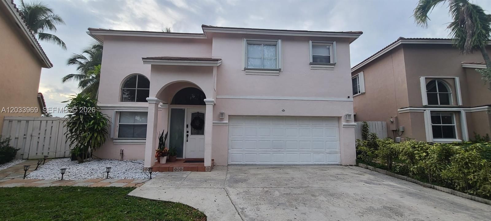 For Sale: $660,000 (3 beds, 2 baths, 1696 Square Feet)