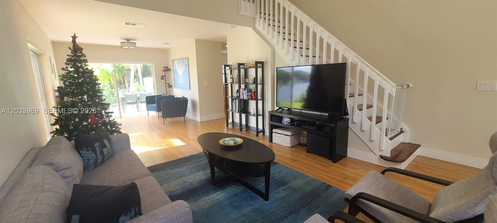 For Sale: $660,000 (3 beds, 2 baths, 1696 Square Feet)