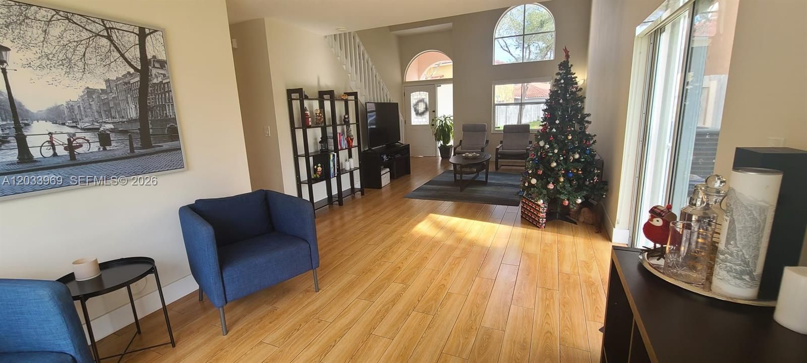For Sale: $660,000 (3 beds, 2 baths, 1696 Square Feet)