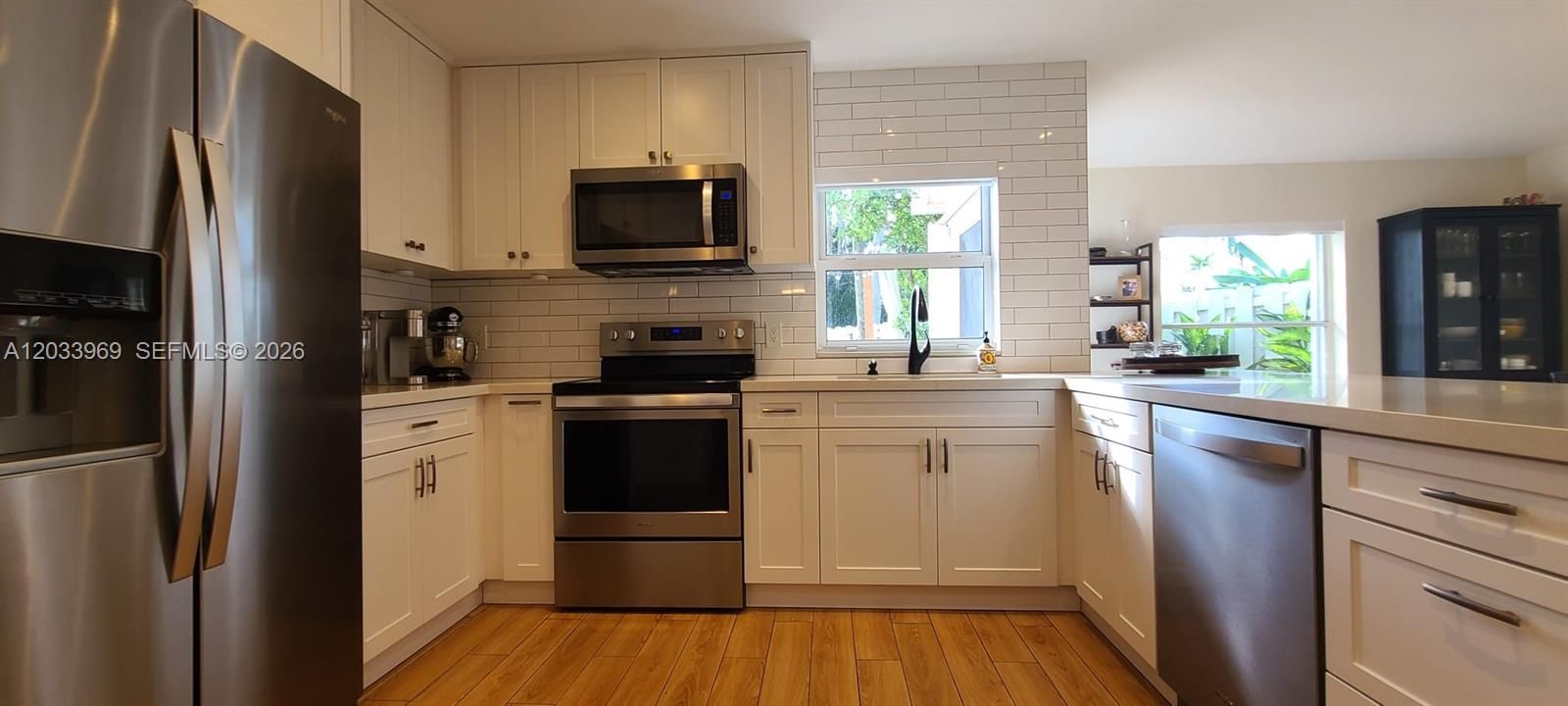 For Sale: $660,000 (3 beds, 2 baths, 1696 Square Feet)