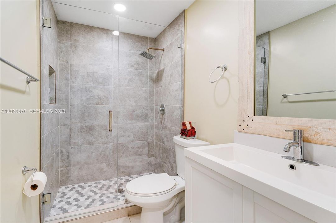 For Sale: $440,000 (3 beds, 2 baths, 1387 Square Feet)